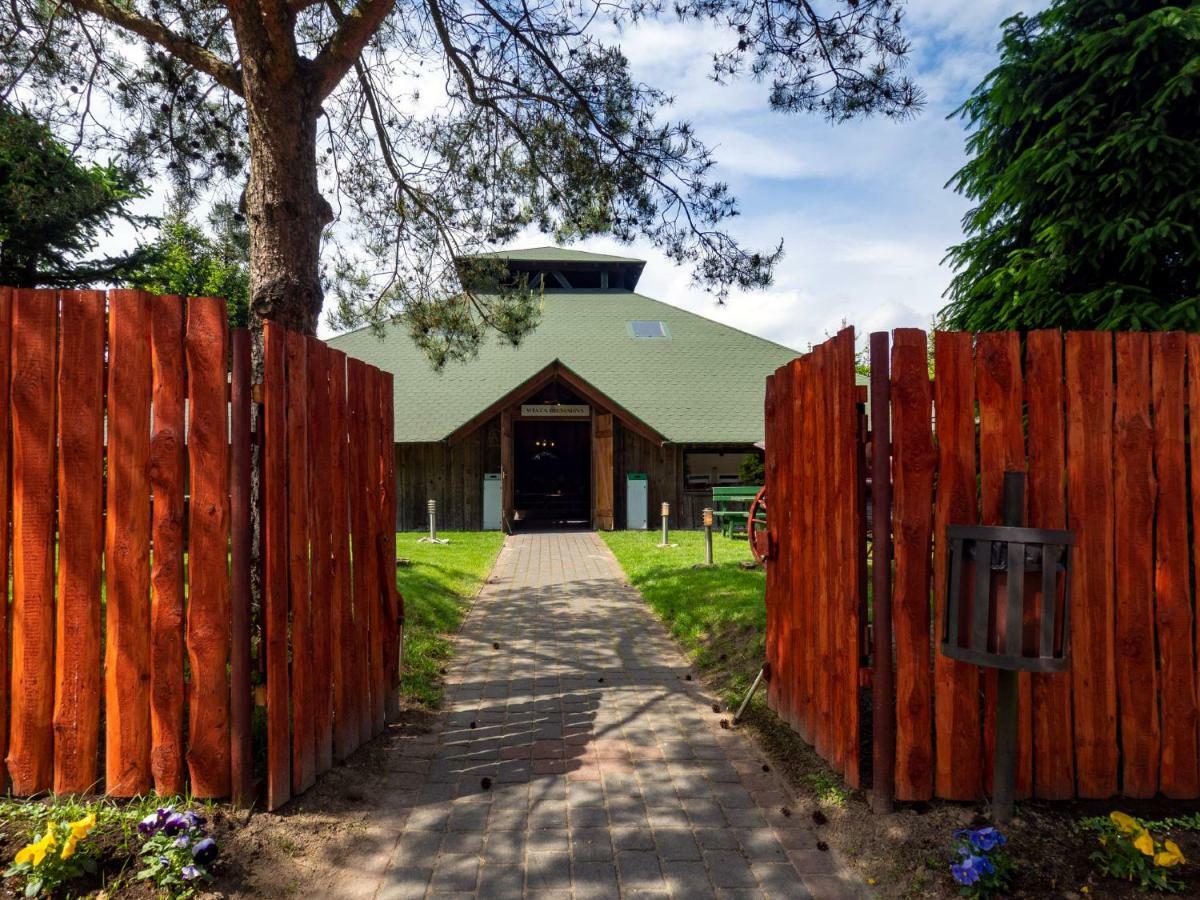 Sajmino Family House Hotel Ostroda Exterior photo